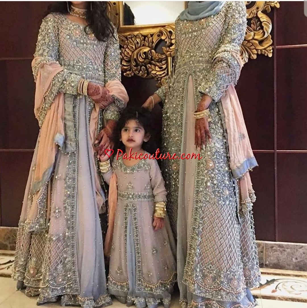 Mom and twin sisters matching dress designs by Angalakruthi boutique  Bangalore Watsa… | Mom daughter matching dresses, Mom daughter outfits, Mommy  daughter dresses
