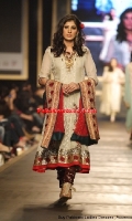 pakistani-designer-shalwar-kameez-40